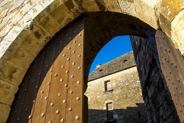 Castelnaud-la-chapelle castle in Dordogne valley Perigord Noir F — Stock Photo, Image