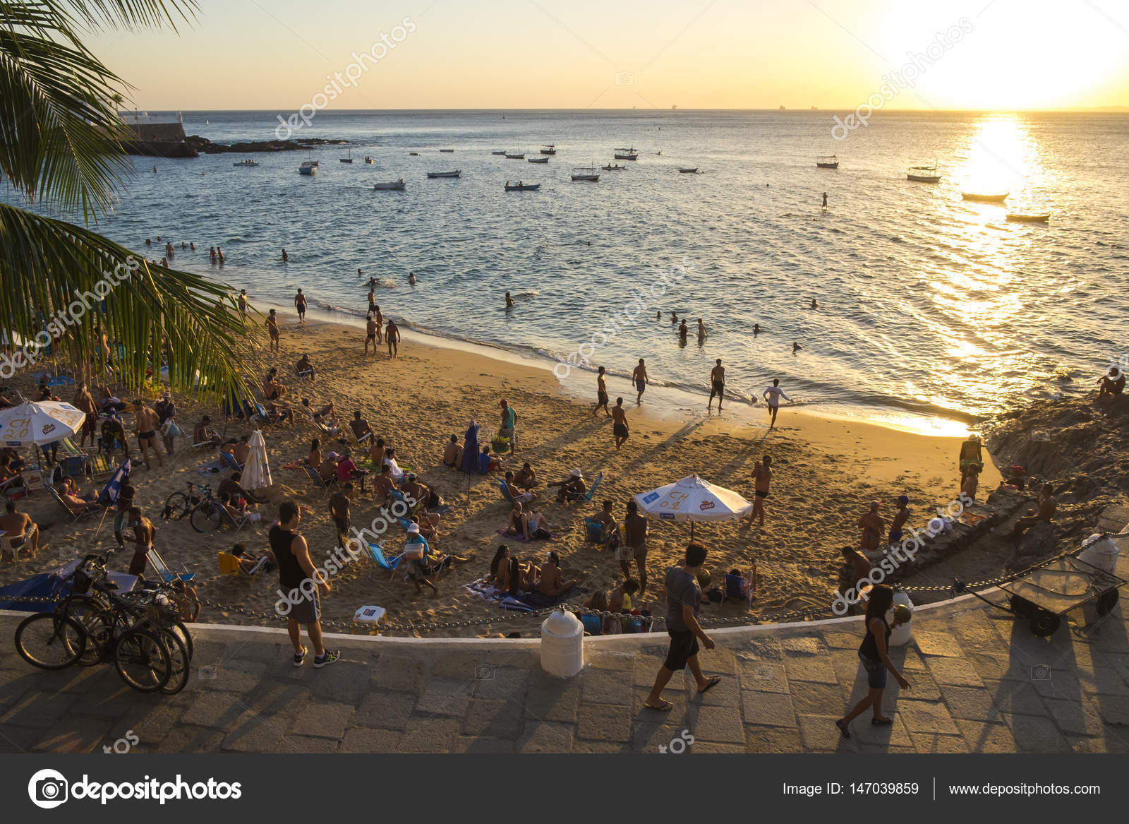 Plage De Porto Da Barra Au Coucher Du Soleil Photo