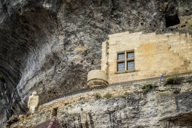 Les Eyzies, nerede Kro-Magnon adam 1868 yılında keşfedildi