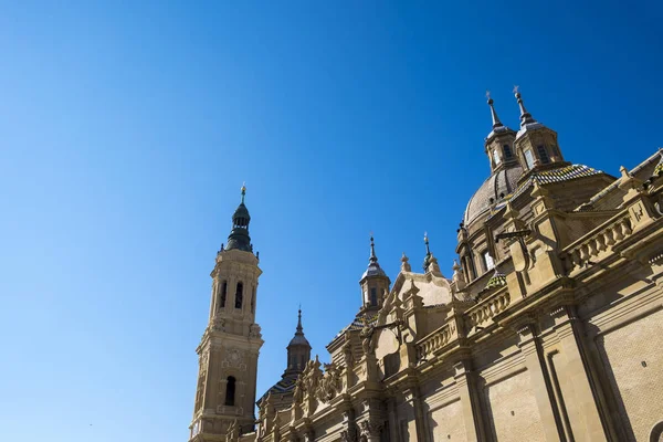 Basílica de Nuestra Señora del Pilar en Zaragoza — Foto de Stock