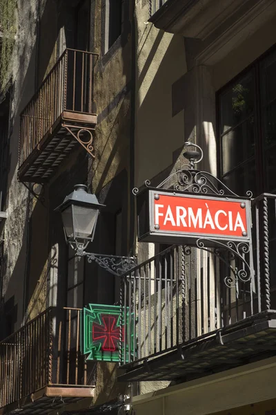 Street view i född kvartalet i Barcelona — Stockfoto