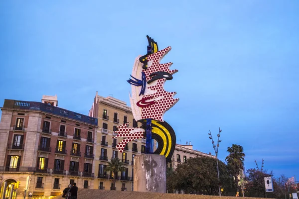 El Cap de Barcelona o La Cabeza de Barcelona escultura de Roy L — Foto de Stock