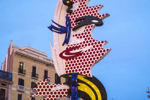 El Cap de Barcelona o La Cabeza de Barcelona escultura de Roy L — Foto de Stock