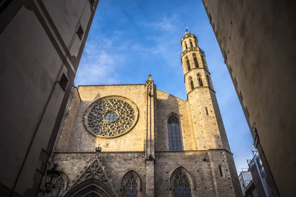 Barcelona'da d. çeyreğinde Santa Maria del Mar Kilisesi 