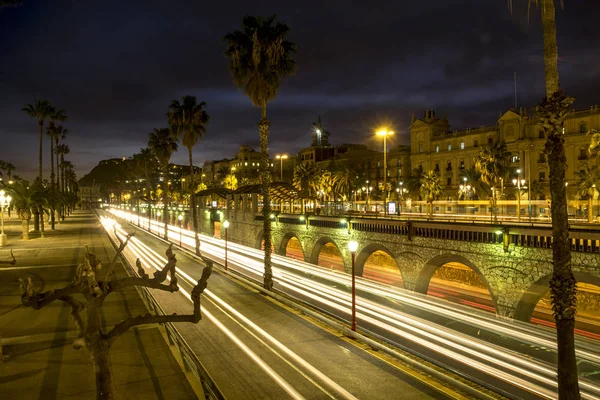 Tráfico nocturno en la Avenida Litoral Ronda en la costa de Barcel —  Fotos de Stock