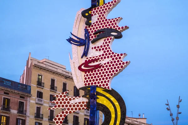 El Cap de Barcelona o La Cabeza de Barcelona escultura de Roy L — Foto de Stock