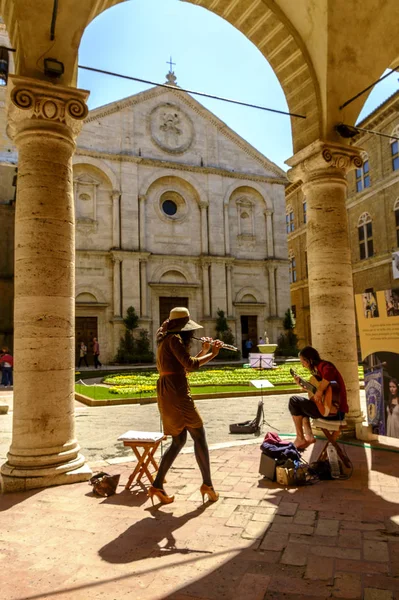 Piazza Pio II square in Pienza Tuscany — Stock Photo, Image