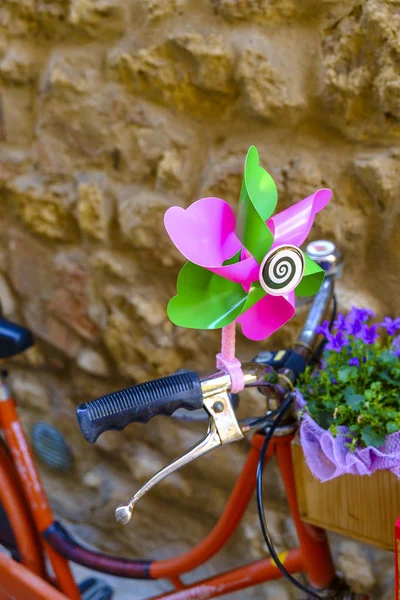 Pinwheel in Pienza medieval town in Tuscany — Stock Photo, Image