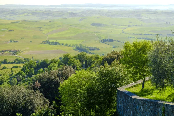 Vista paisagem da aldeia de Montalcino Toscana — Fotografia de Stock