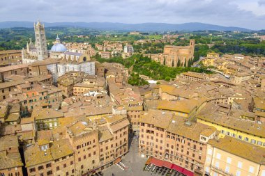 Torre del Mangia Palazz, Duomo ve Campanile görünümünden