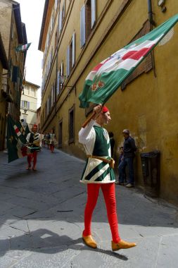 şenlik, şehrin sokaklarında 