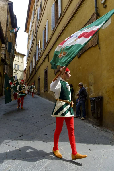 Festivity in the streets of the city — Stock Photo, Image