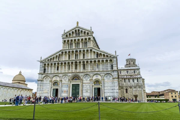 Собор Pisa купола, присвячений Санта Марія Assunta — стокове фото