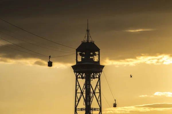 Plage populaire de Barceloneta pendant le coucher du soleil — Photo