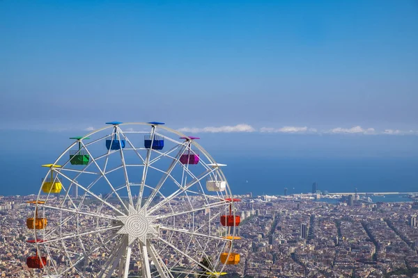 Panoramatický pohled z hlavního města Katalánština od Tibidabo mountain — Stock fotografie