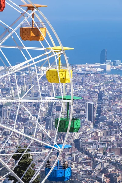 Panoramatický pohled z hlavního města Katalánština od Tibidabo mountain — Stock fotografie