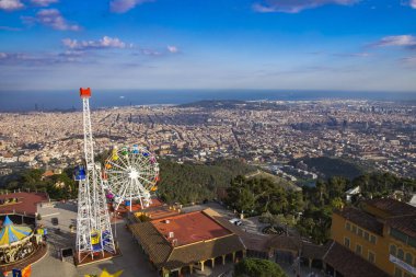 Tibidabo Dağı Barcelona'dan panoramik manzaralı