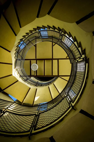 Escaleras en el interior de la iglesia Sagrat cor en la montaña del Tibidabo —  Fotos de Stock