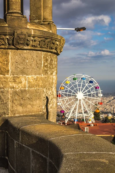 Blick auf die Barcelona vom Tibidabo-Berg — Stockfoto