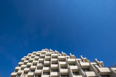 Makarska, Hırvatistan - 29 Mayıs 2017: Panoramik Makarska şehir ve Biokovo Tabiat Parkı Hırvatistan