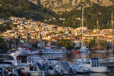 Makarska görünümünü alacakaranlıkta, Hırvatistan