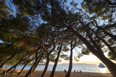 Makarska, Hırvatistan - 30 Mayıs 2017: Makarska Rivera Hırvatistan Avrupa'da Beach'te