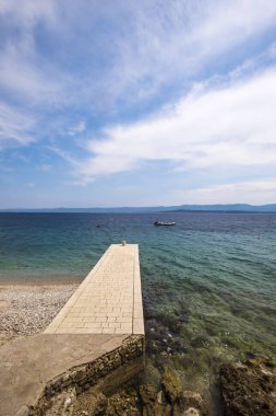 Hırvatistan'da en ünlü Zlatni rat Plajı olduğunu 
