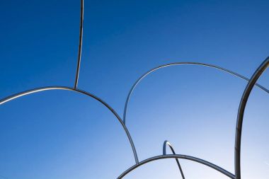  'Kendisi' Andreu Alfaro limanında, Barcelona tarafından heykel. Catalonia, İspanya