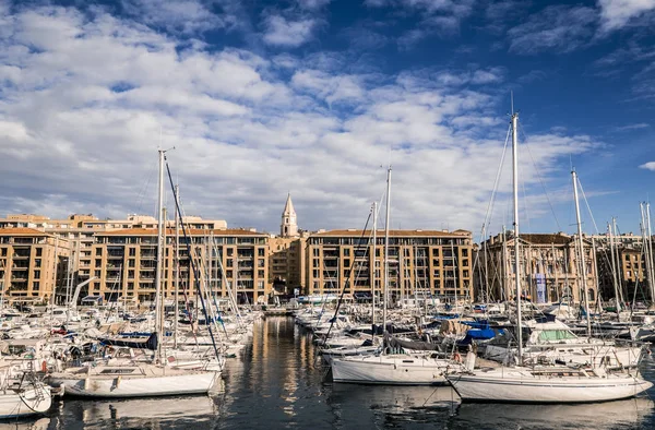 Старая гавань, порт Вьё, в Марселе — стоковое фото