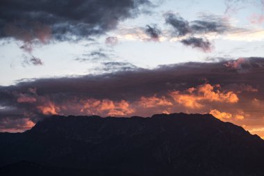 Avusturya Alpleri'nde günbatımı