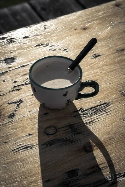 Kaffee an einem Sommermorgen in Österreich — Stockfoto