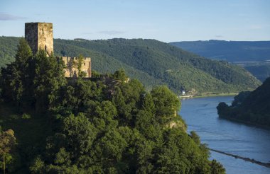 Kaub, Almanya - 12 Ağustos 2017: Gutenfels Kalesi, Kaub, Rhineland-Palatinate, Almanya, Europe