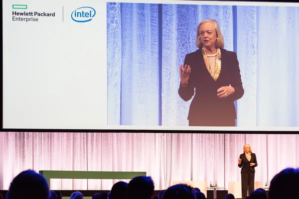 Presidente da HPE e diretora executiva Meg Whitman faz um discurso — Fotografia de Stock