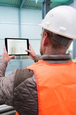 İnşaat Yöneticisi ile dijital tablet Çekme Makinası