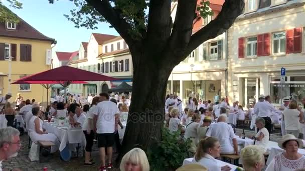 Restaurace en Blanc, bílý večeře — Stock video