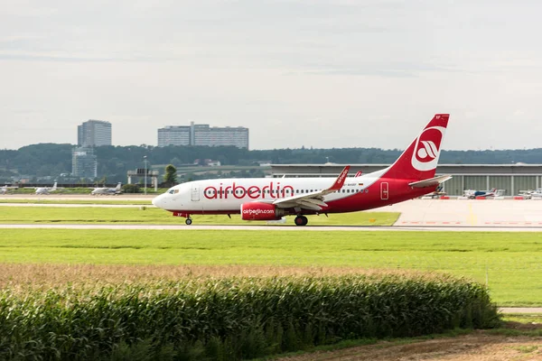 Airberlin planet på Stuttgart flygplats — Stockfoto