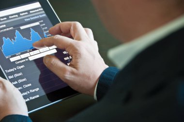 işadamı dijital tablet pc ile