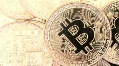 Altın bitcoins yığını