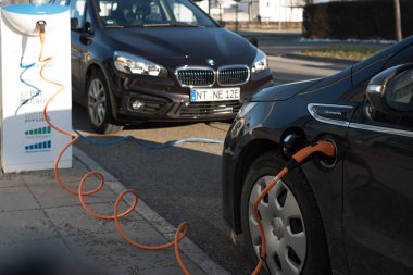Ben ve Opel Ampera elektrikli arabalar BMW suçlanıyor
