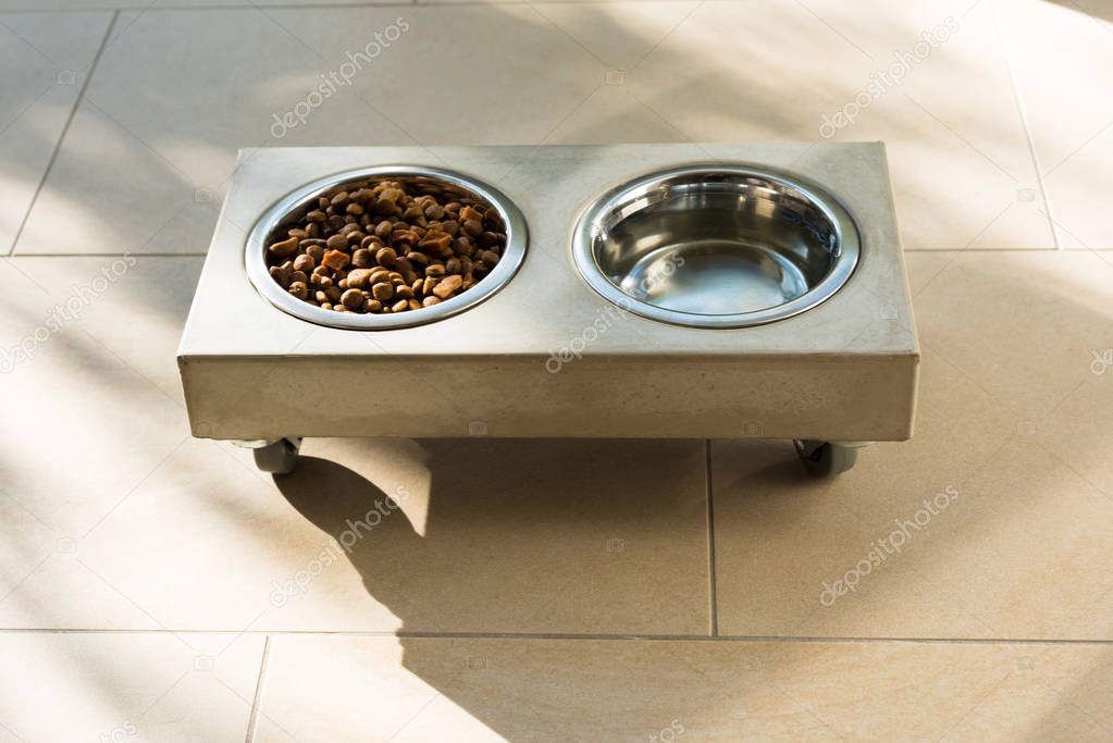 Stylish cat food bowl