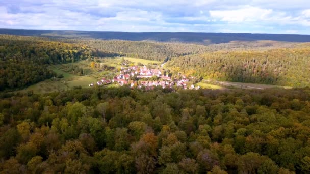 Vista aérea do antigo Mosteiro de Bebenhausen — Vídeo de Stock