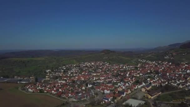 Beuren, ein Dorf auf der Schwäbischen Alb in Süddeutschland — Stockvideo