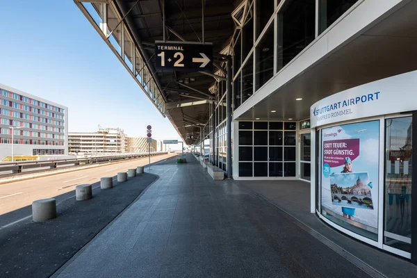 El aeropuerto de Stuttgart está cerrado debido a la crisis de Corona — Foto de Stock