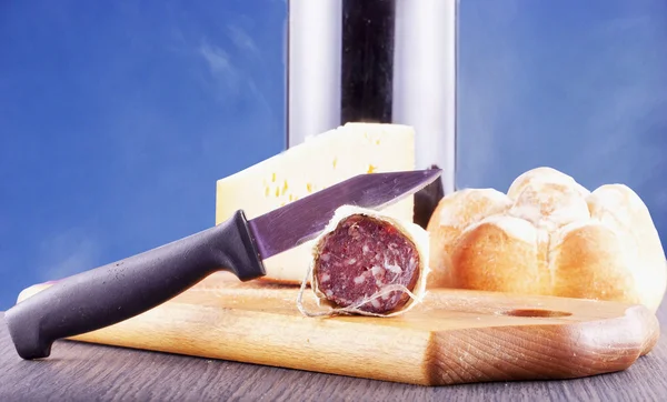 Salsicha, queijo, vinho — Fotografia de Stock