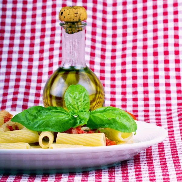 Pasta and oil — Stock Photo, Image