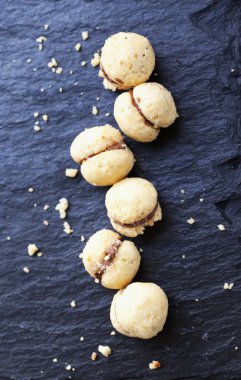 Baci di dama siyah tasi üzerinden