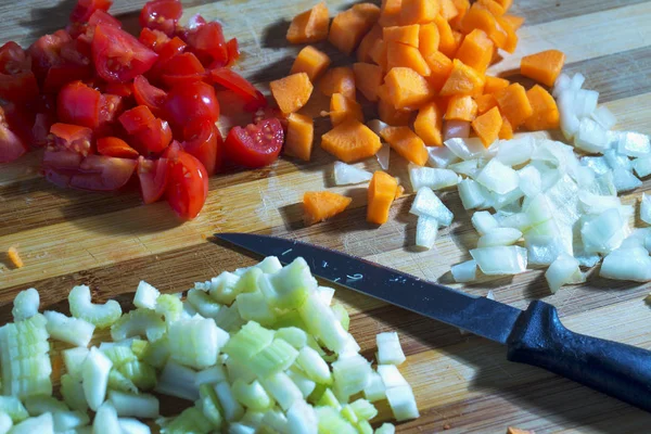 Vegetables on the chopping board — Stock Photo, Image