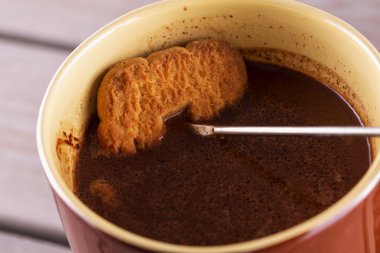 Sıcak çikolata, bisküvi yakın çekim