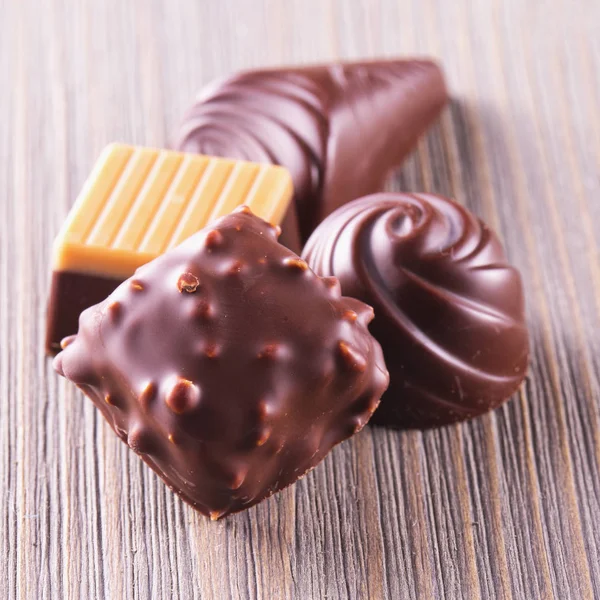 Pralinés de chocolate de diferentes tipos — Foto de Stock
