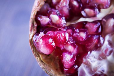 Nar içinde sıkı yakın çekim